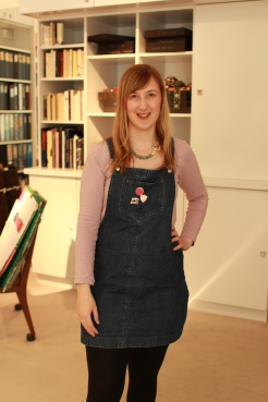 Me Made May outfit two: Deer and Doe Plantain tee and @tillybuttons Cleo dungaree dress